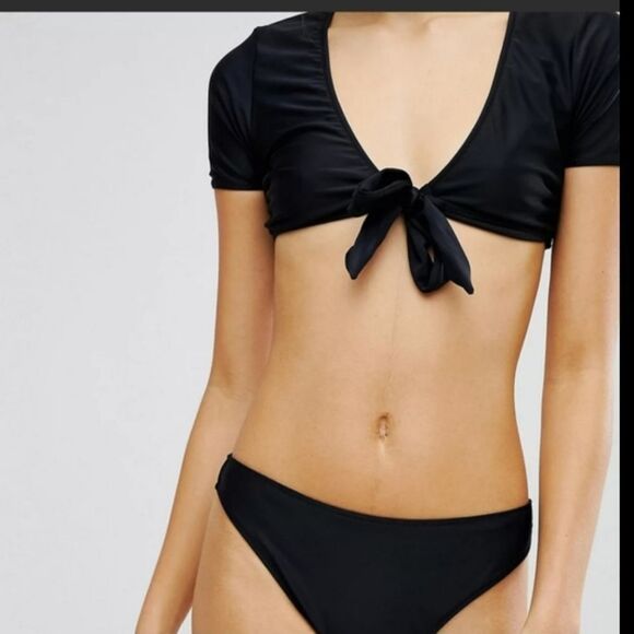 Michael Kors Black Tie Front Cap-Sleeve Bikini with Hipster bottoms size small - Picture 3 of 13